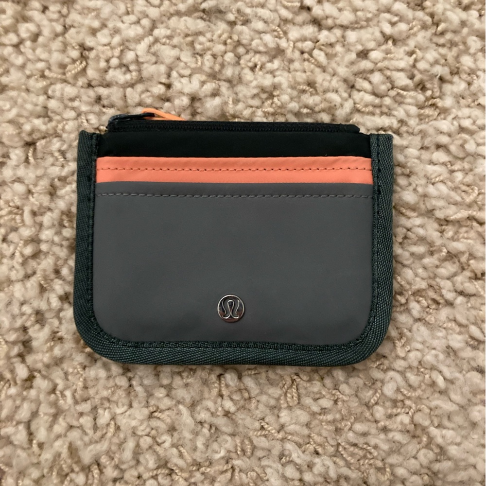lululemon wallet